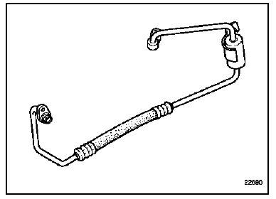 Tuyau basse pression entre compresseur et condenseur. Moteur P9X 