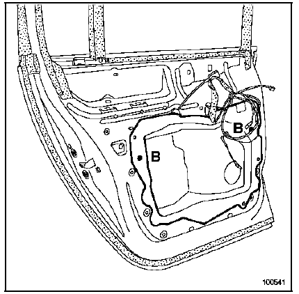 Garniture de porte arrière